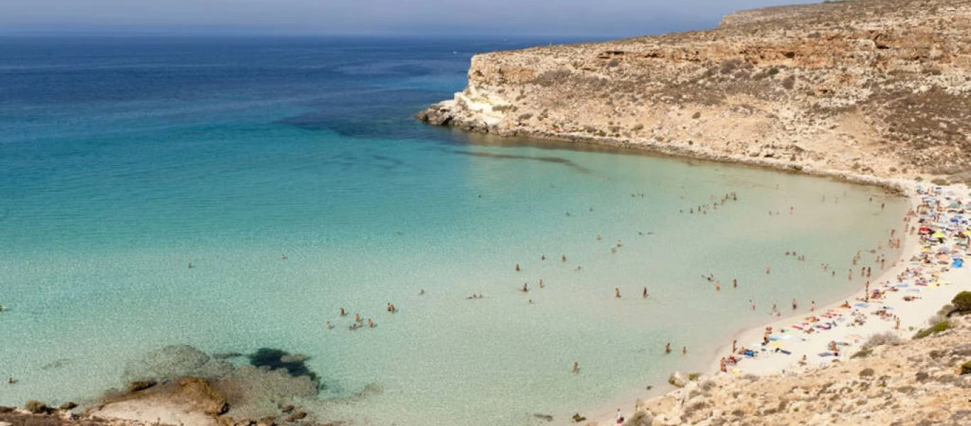 Ασυγκράτητο ζευγάρι έκανε σεξ σε κοινή θέα και η κάμερα τους... τσάκωσε! (φώτο)